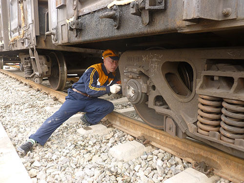 铁道车辆检测员的工作