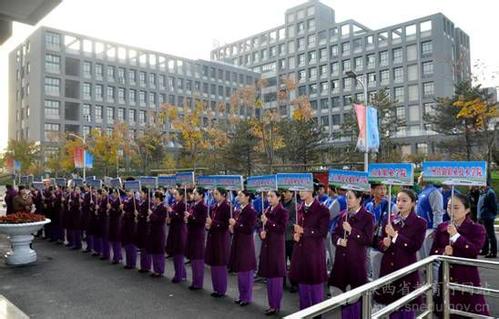 成都铁路学校环境及专业设备和学生风采