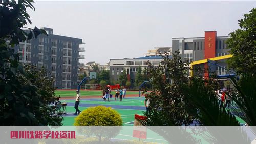 四川高铁乘务学校，推动高铁就业之旅